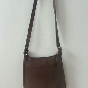 Vintage Coach hippie Crossbody in Classic Brown Leather